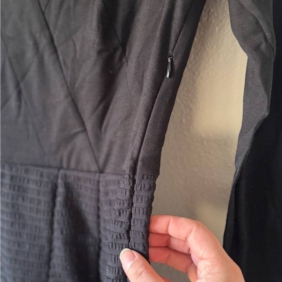 Akris Punto Elegant Black Long Sleeve Faux Wrap Dress With Textured Skirt - Picture 4 of 11